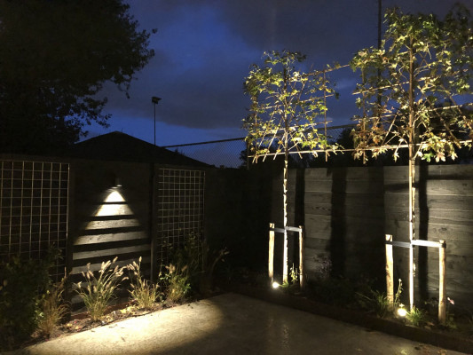 Uw tuin is natuurlijk écht af met uitgekiende verlichting. - Robin de Bruin - Exclusieve houtbouw en tuinen